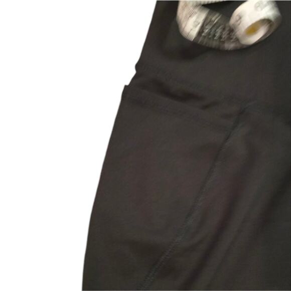 Livi Lane Bryant Pink and Black Mesh Cropped Pocket Leggings Plus‎ Size 3X 22 24 - Picture 4 of 10